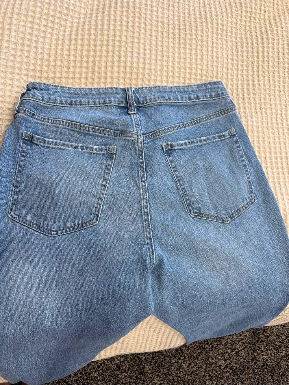 Old Navy Light Blue Straight-Leg Women's Jeans - Picture 3 of 3